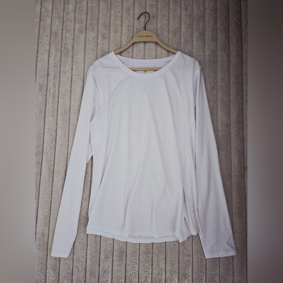 NWOT Lilly Pulitzer UPF 50 Westley Long Sleeve, XL - Picture 2 of 5